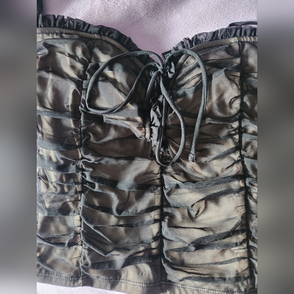 Forever 21 Mesh Black and Nude Corset Style Top Size M NWT - Picture 3 of 10